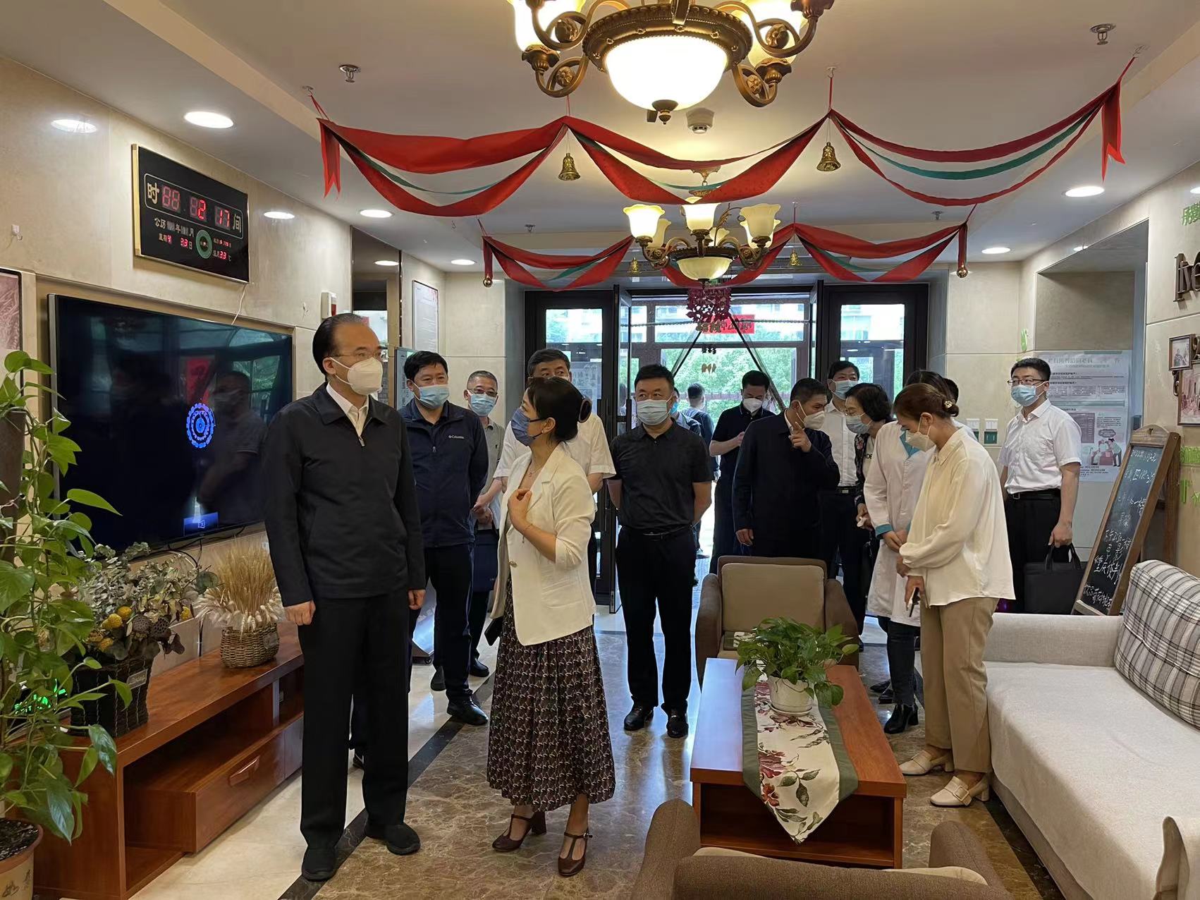 9.吉林省副省長劉凱一行到親親園調研醫(yī)養(yǎng)結合工作.jpg