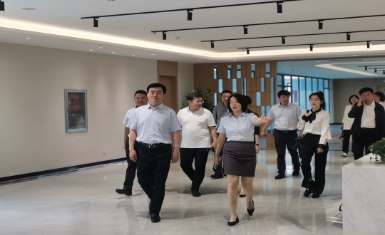 2024年6月26日，省慈善總會會長田錦塵一行蒞臨康養(yǎng)地產(chǎn)公司參觀調(diào)研_副本.jpg